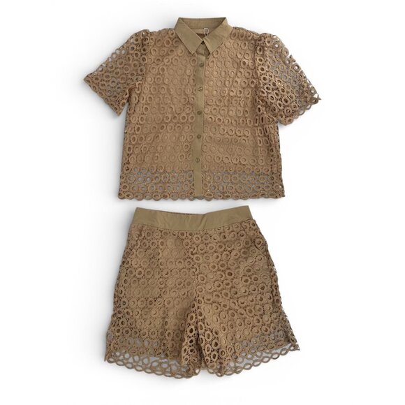 🥥 NWT Crochet Lace 2 Piece Set Collared Blouse & Shorts Khaki M 🥥 - Picture 4 of 10